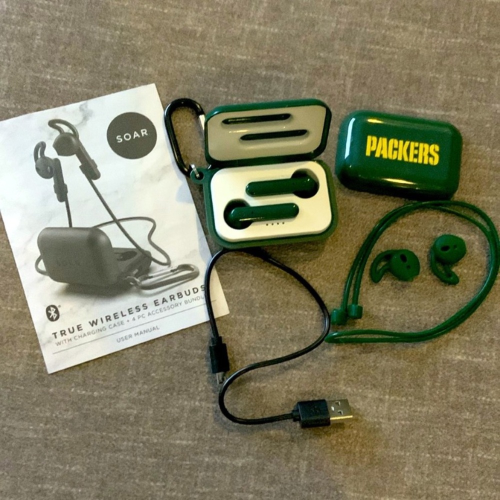 Greenbay Packers Wireless Earbuds with Charging Case by Soar
